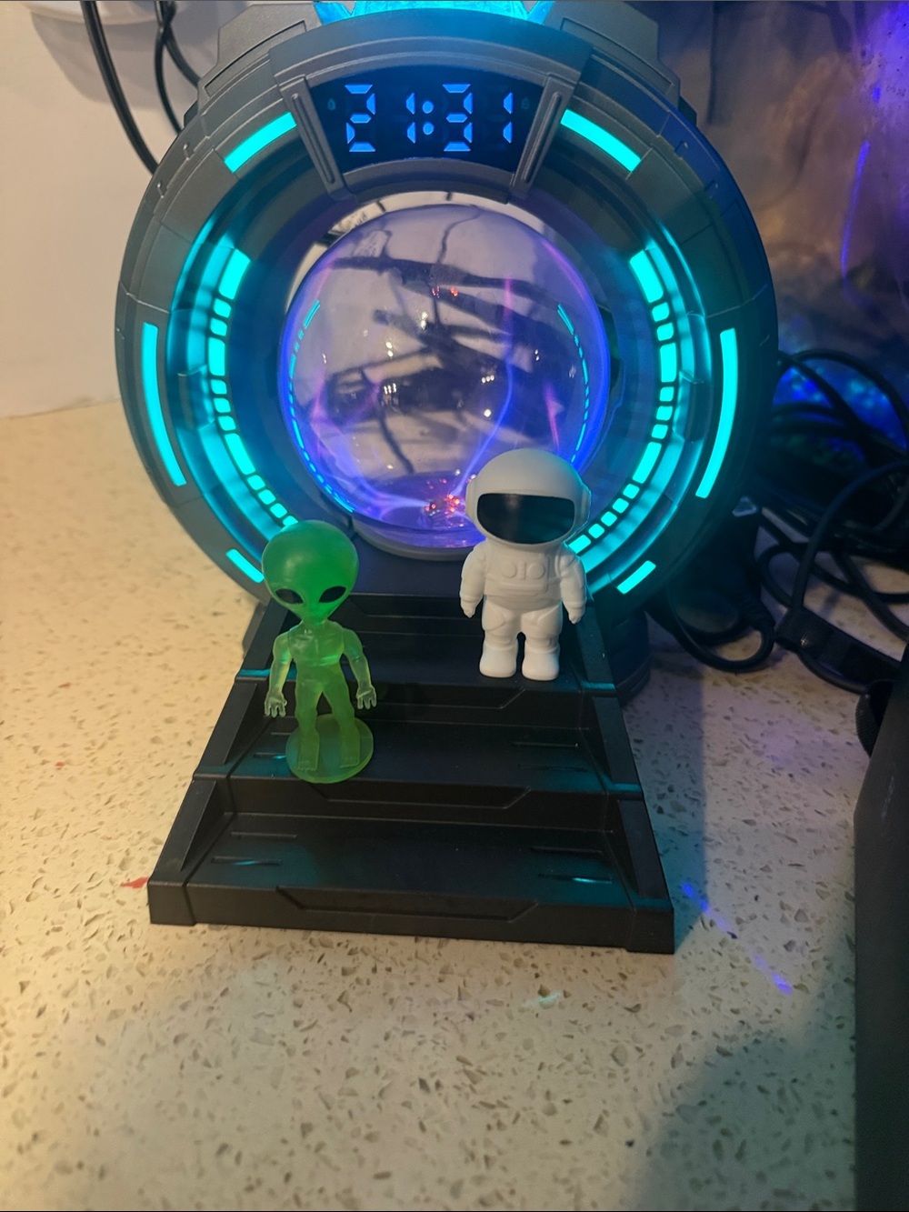 STARGATE Projection Lamp - Blue & Black with Green Alien Accent - Picture 3 of 3